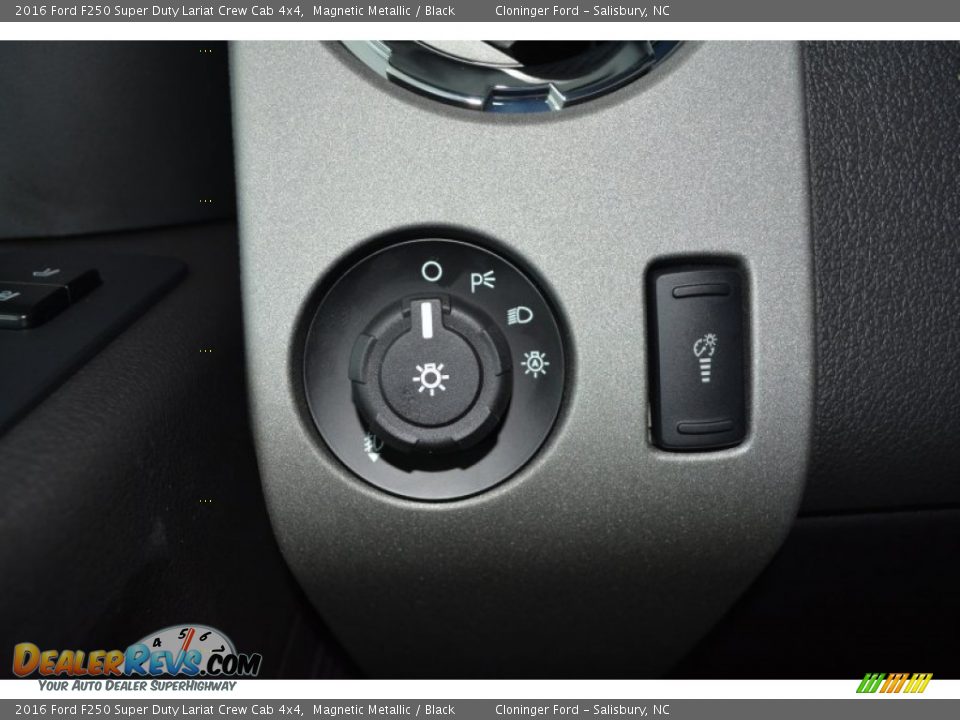 2016 Ford F250 Super Duty Lariat Crew Cab 4x4 Magnetic Metallic / Black Photo #25