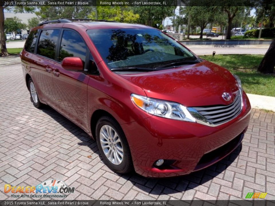 Front 3/4 View of 2015 Toyota Sienna XLE Photo #13