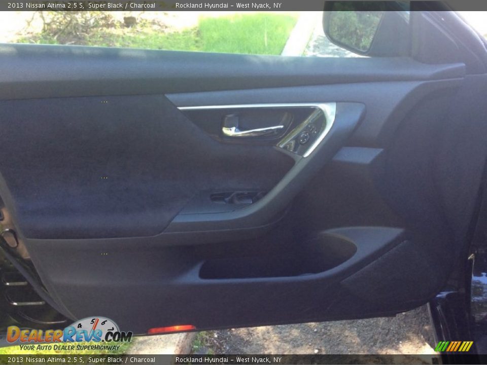 2013 Nissan Altima 2.5 S Super Black / Charcoal Photo #7