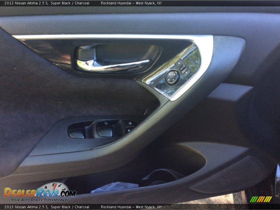 2013 Nissan Altima 2.5 S Super Black / Charcoal Photo #8