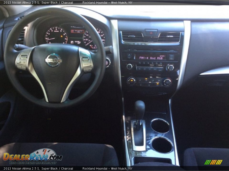 2013 Nissan Altima 2.5 S Super Black / Charcoal Photo #11