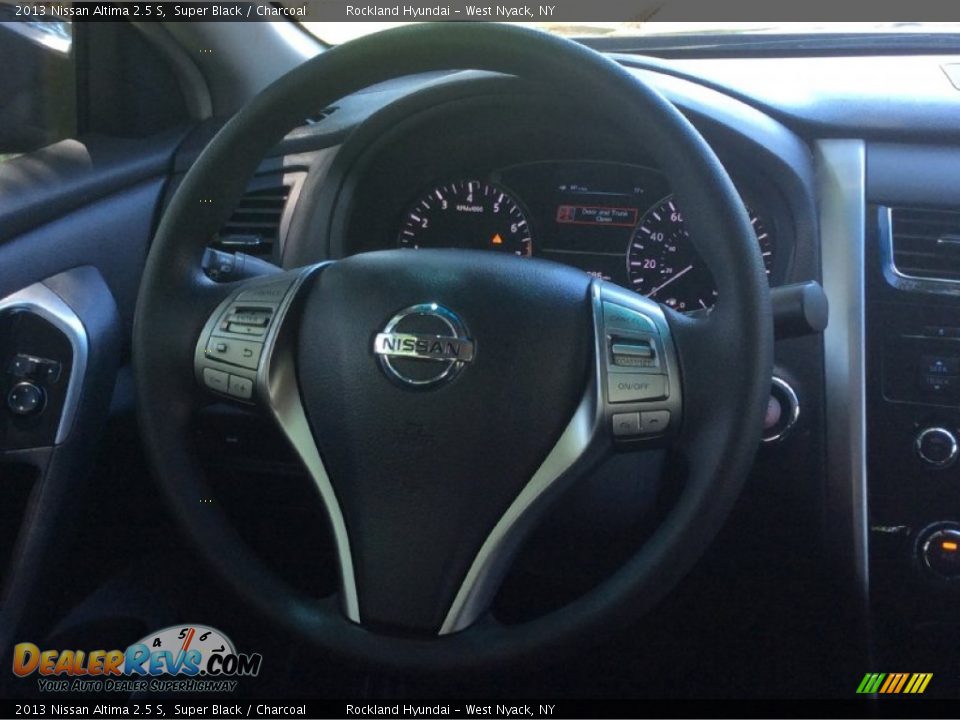 2013 Nissan Altima 2.5 S Super Black / Charcoal Photo #15