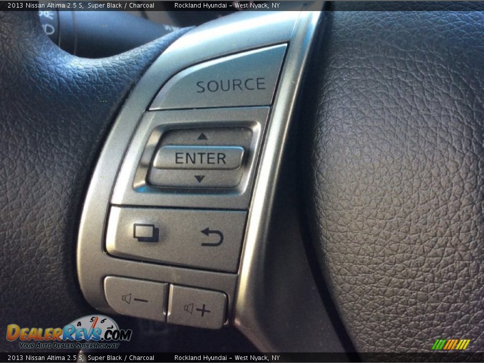 2013 Nissan Altima 2.5 S Super Black / Charcoal Photo #16