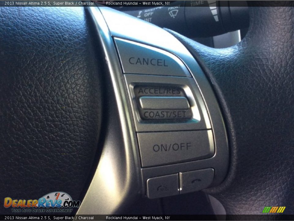 2013 Nissan Altima 2.5 S Super Black / Charcoal Photo #17