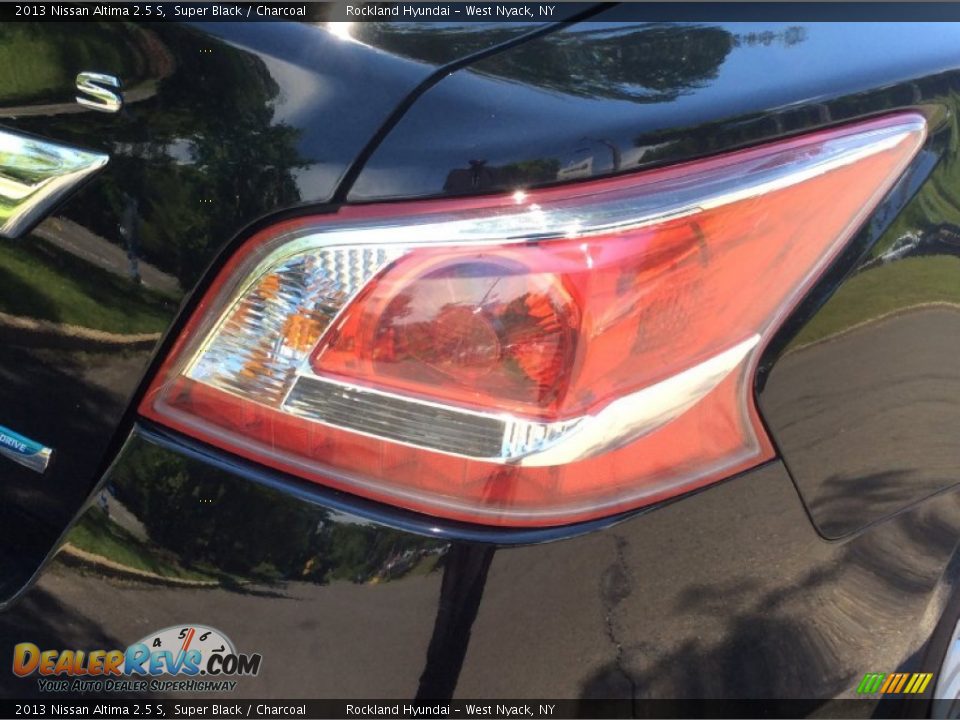 2013 Nissan Altima 2.5 S Super Black / Charcoal Photo #21