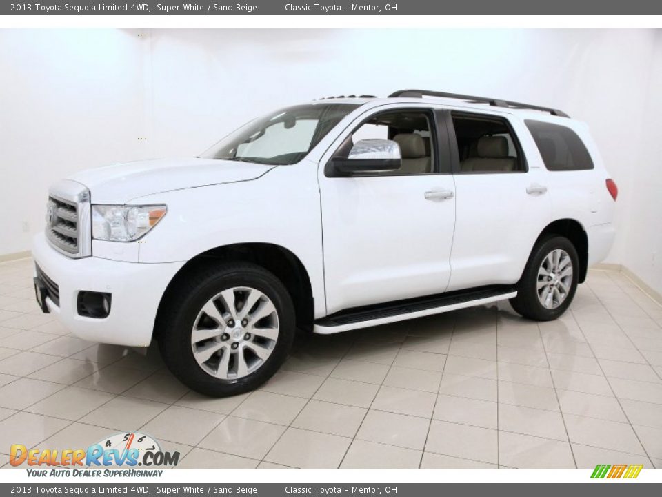 Front 3/4 View of 2013 Toyota Sequoia Limited 4WD Photo #3