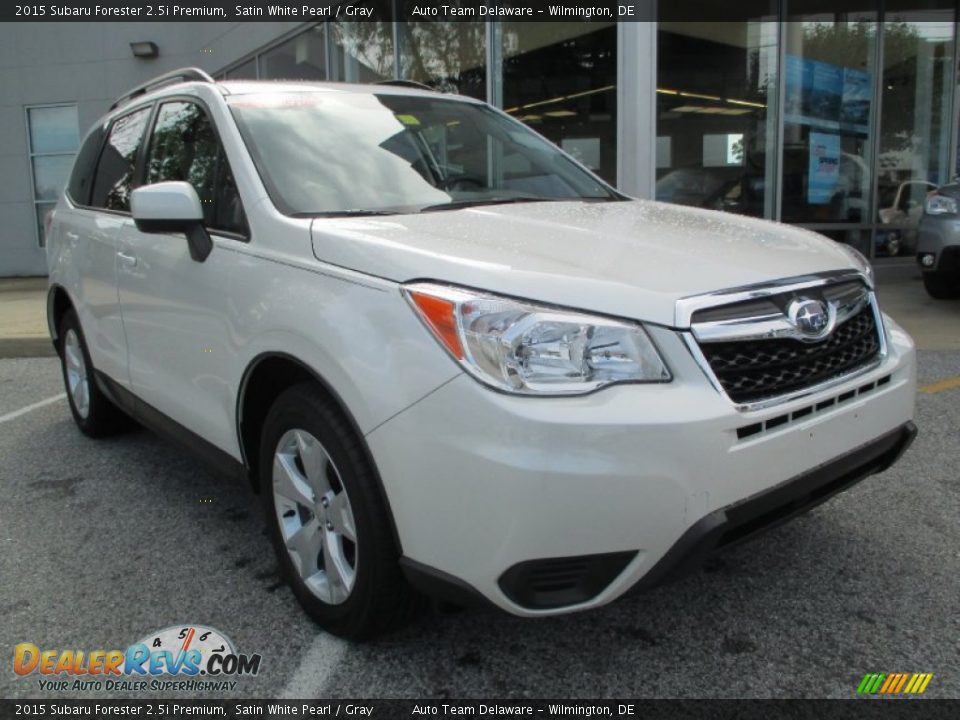 2015 Subaru Forester 2.5i Premium Satin White Pearl / Gray Photo #2