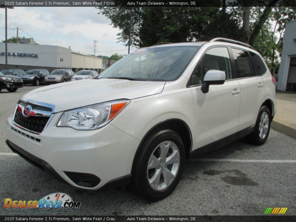2015 Subaru Forester 2.5i Premium Satin White Pearl / Gray Photo #4