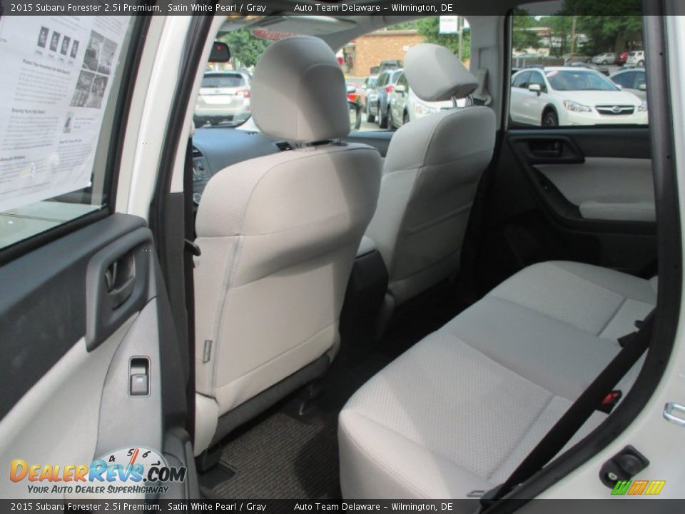 2015 Subaru Forester 2.5i Premium Satin White Pearl / Gray Photo #18