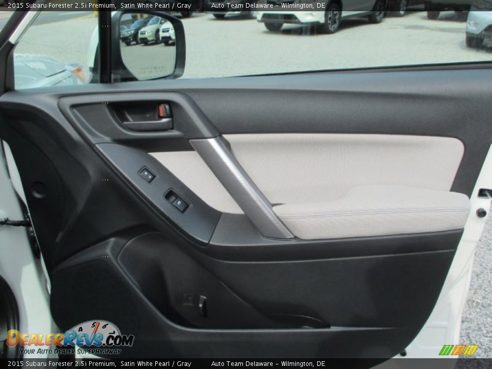 2015 Subaru Forester 2.5i Premium Satin White Pearl / Gray Photo #23