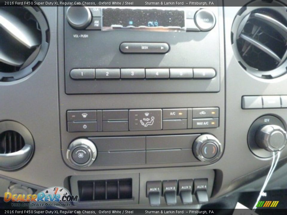 Controls of 2016 Ford F450 Super Duty XL Regular Cab Chassis Photo #13
