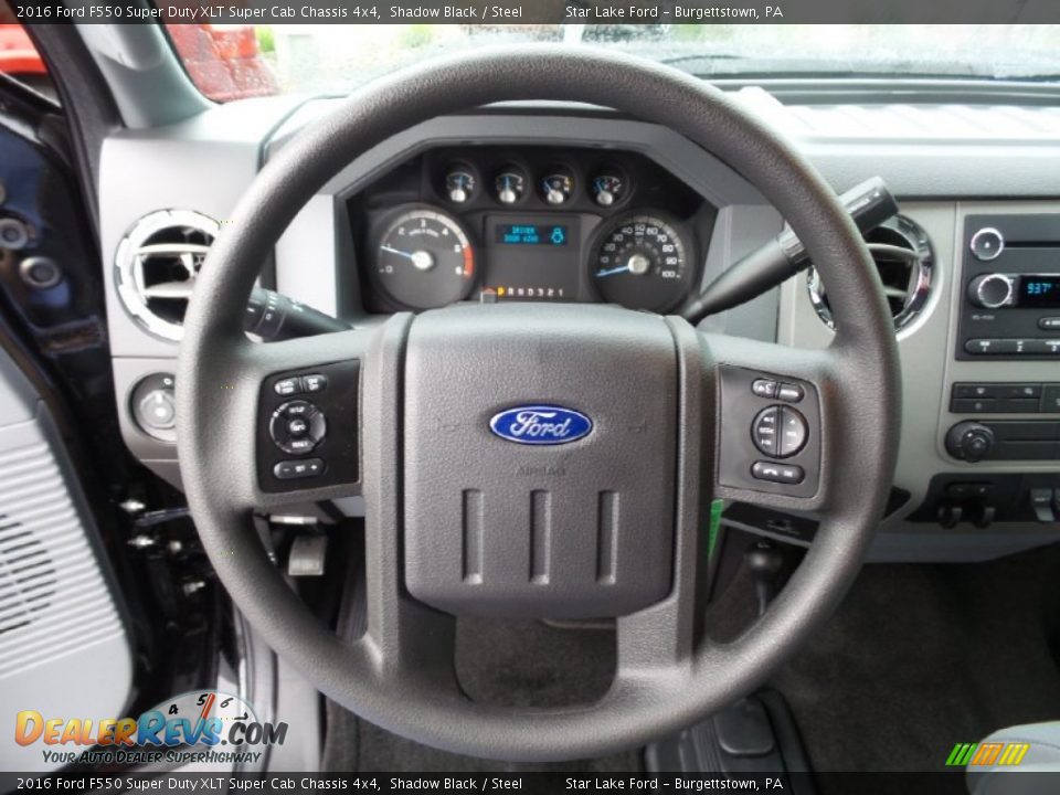 2016 Ford F550 Super Duty XLT Super Cab Chassis 4x4 Steering Wheel Photo #17