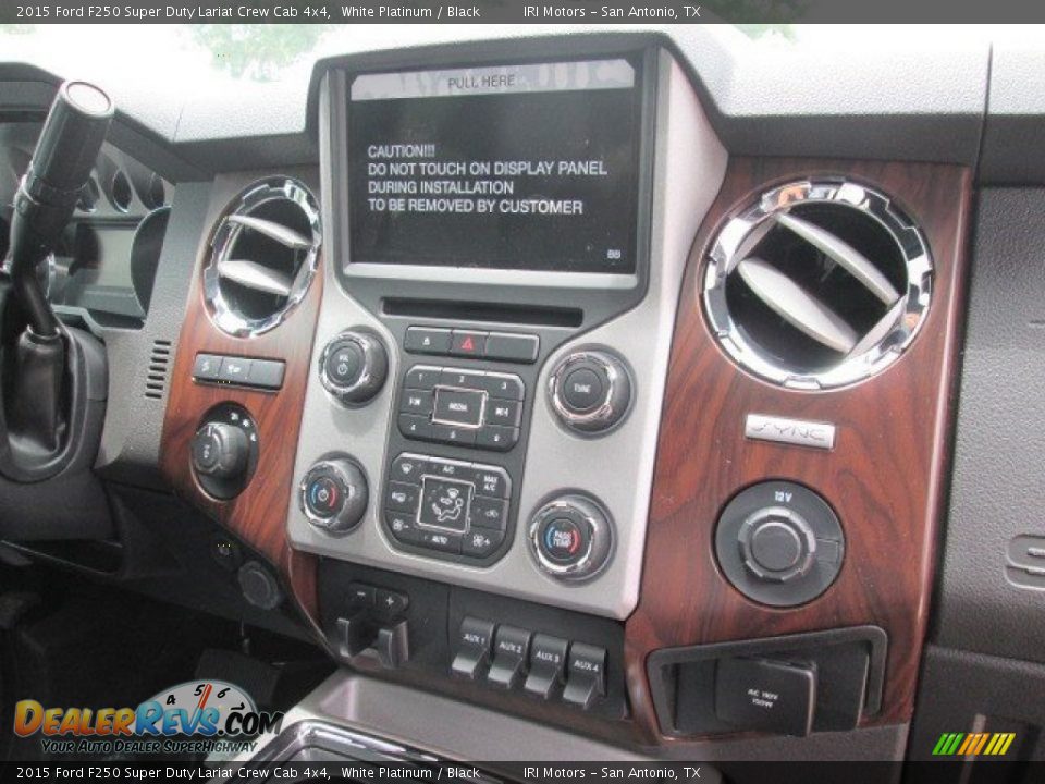 2015 Ford F250 Super Duty Lariat Crew Cab 4x4 White Platinum / Black Photo #32