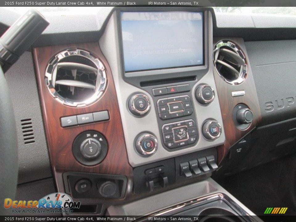 2015 Ford F250 Super Duty Lariat Crew Cab 4x4 White Platinum / Black Photo #36