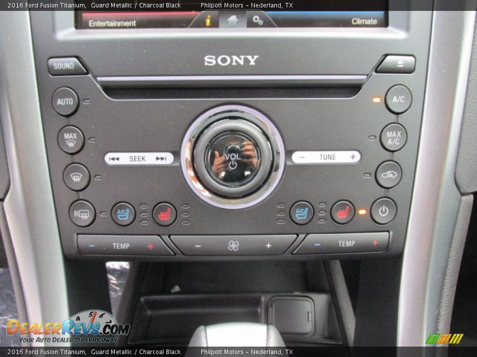 Controls of 2016 Ford Fusion Titanium Photo #27