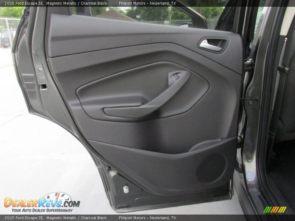 2015 Ford Escape SE Magnetic Metallic / Charcoal Black Photo #17