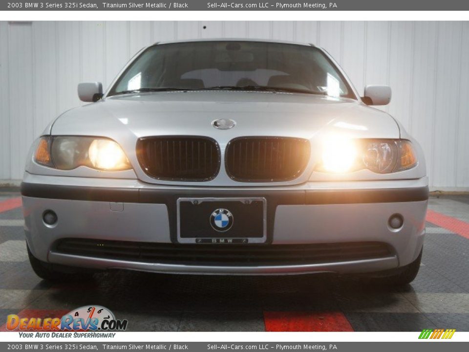 2003 BMW 3 Series 325i Sedan Titanium Silver Metallic / Black Photo #4