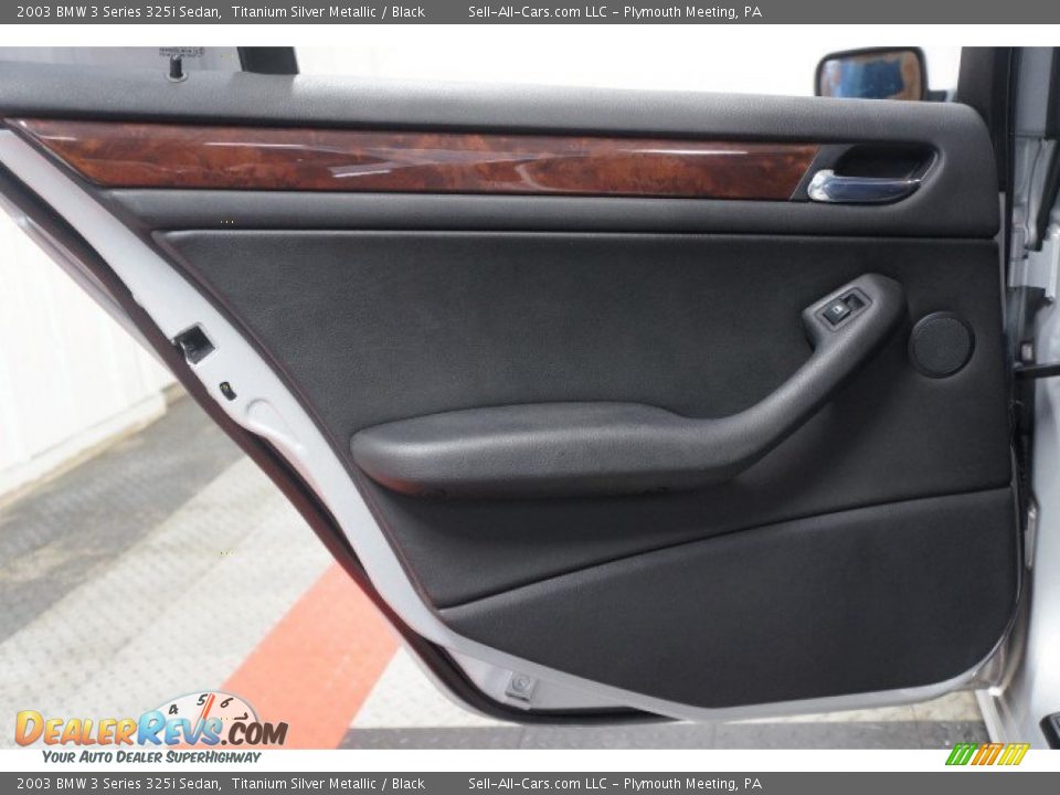 2003 BMW 3 Series 325i Sedan Titanium Silver Metallic / Black Photo #14