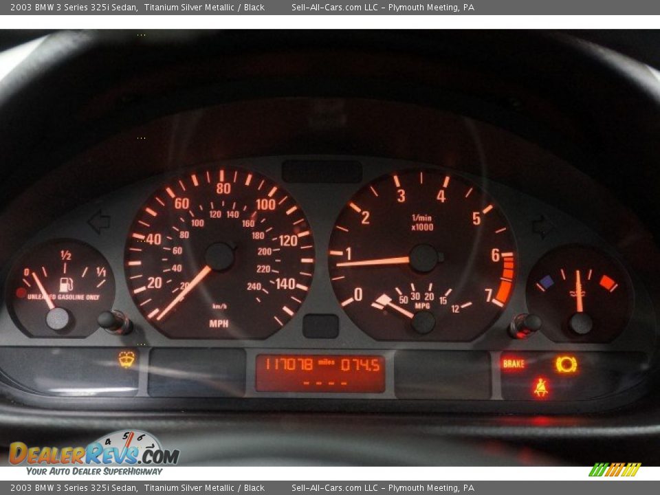 2003 BMW 3 Series 325i Sedan Titanium Silver Metallic / Black Photo #31