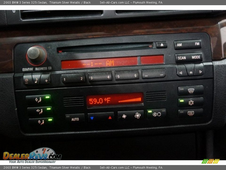 2003 BMW 3 Series 325i Sedan Titanium Silver Metallic / Black Photo #33