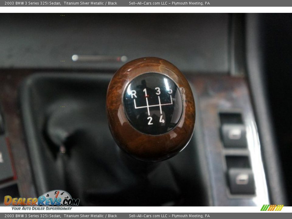 2003 BMW 3 Series 325i Sedan Titanium Silver Metallic / Black Photo #35