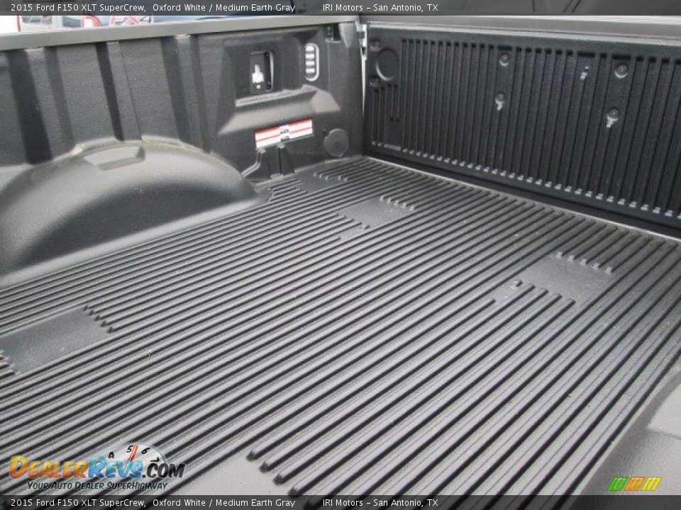 2015 Ford F150 XLT SuperCrew Oxford White / Medium Earth Gray Photo #11