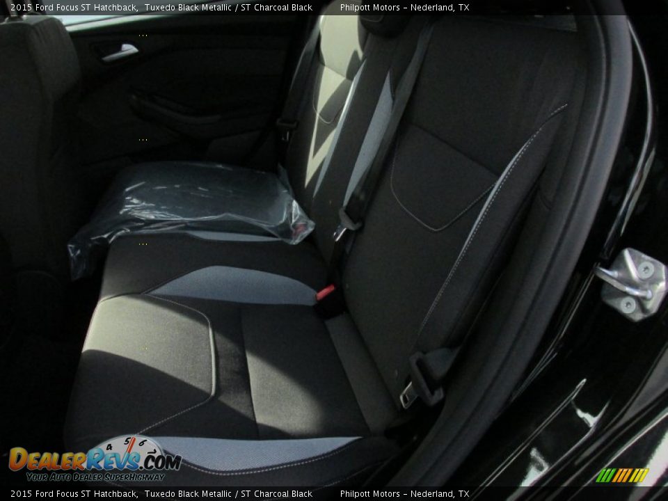 2015 Ford Focus ST Hatchback Tuxedo Black Metallic / ST Charcoal Black Photo #18