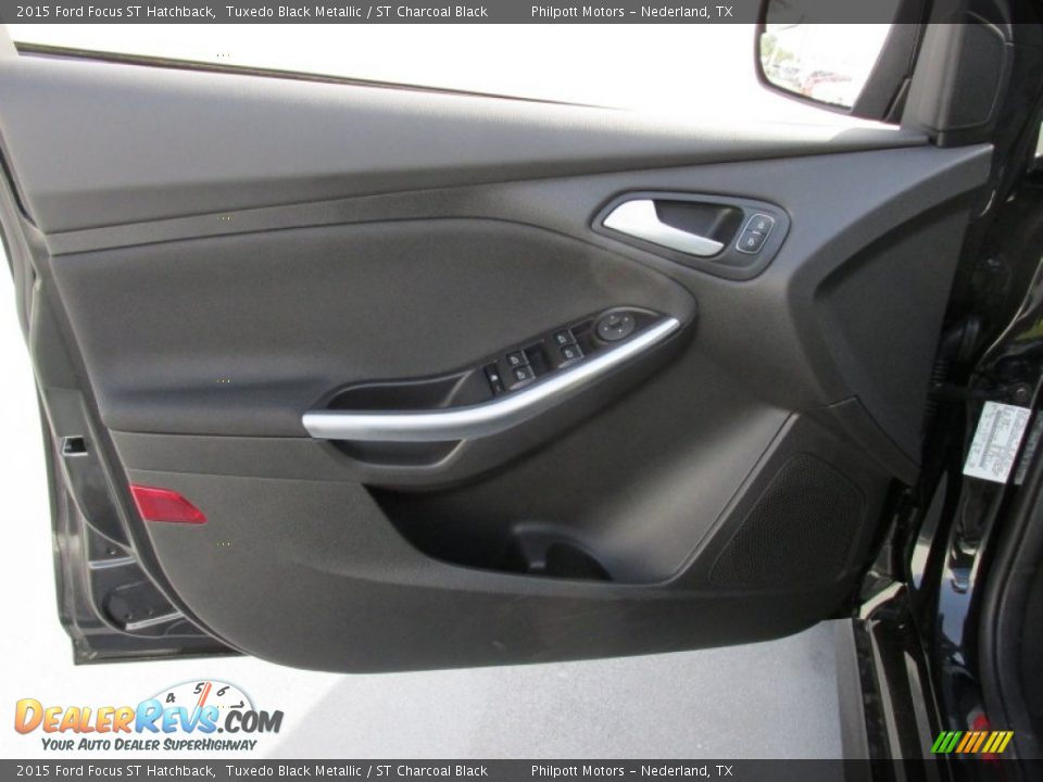 2015 Ford Focus ST Hatchback Tuxedo Black Metallic / ST Charcoal Black Photo #19