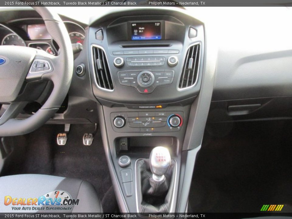 2015 Ford Focus ST Hatchback Tuxedo Black Metallic / ST Charcoal Black Photo #24