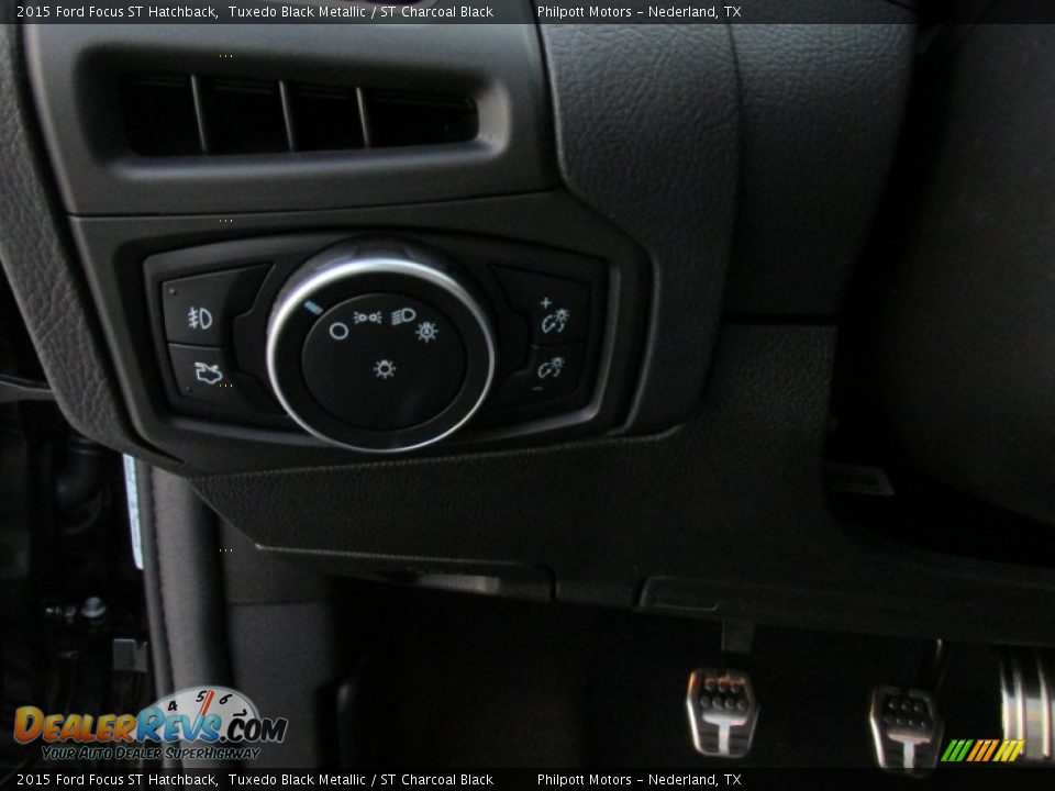 2015 Ford Focus ST Hatchback Tuxedo Black Metallic / ST Charcoal Black Photo #31