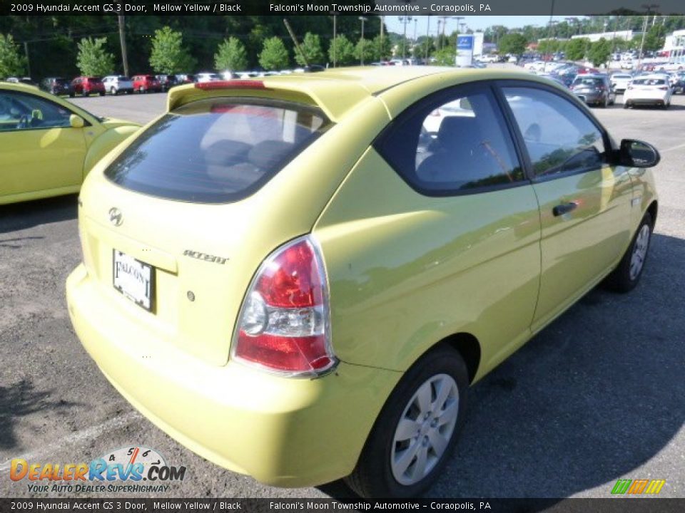 2009 Hyundai Accent GS 3 Door Mellow Yellow / Black Photo #2