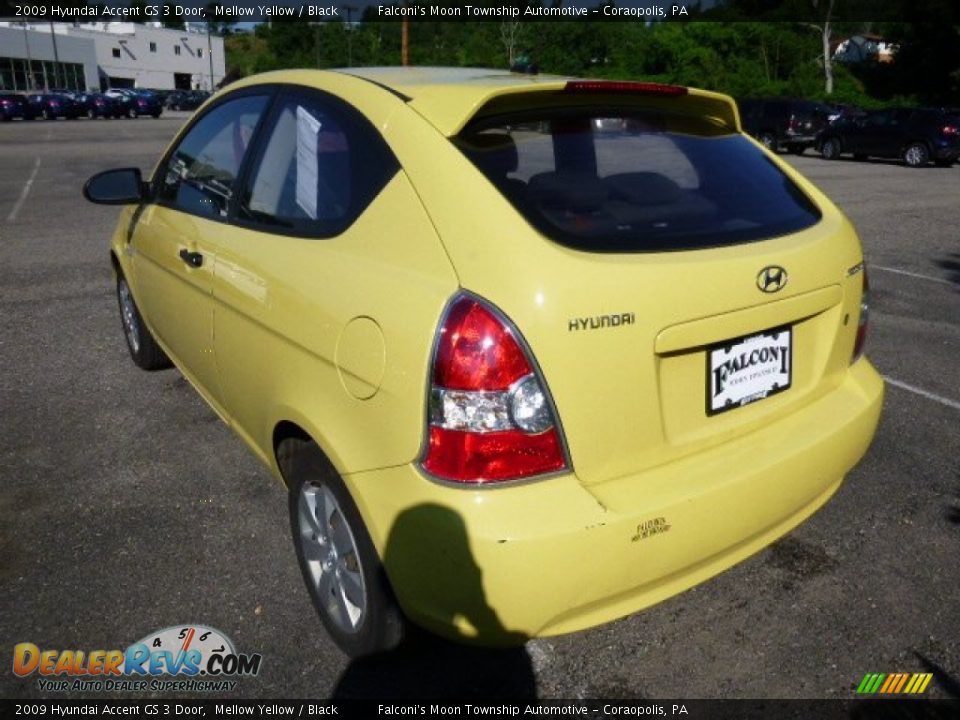 2009 Hyundai Accent GS 3 Door Mellow Yellow / Black Photo #4