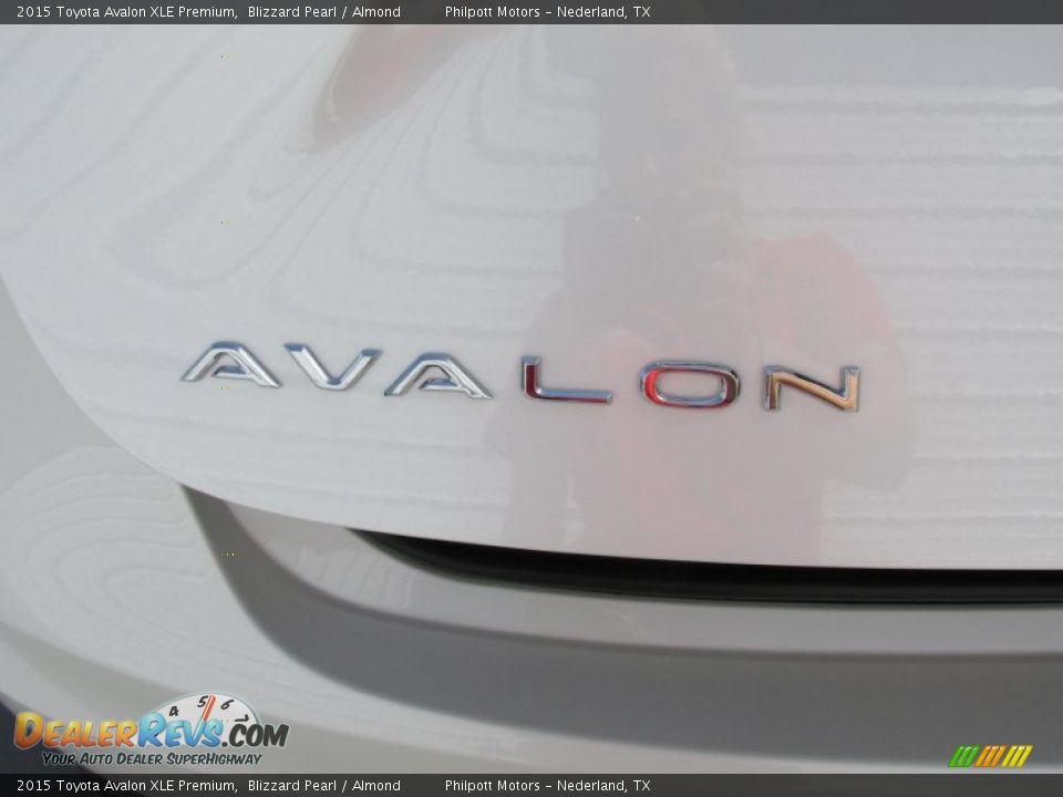 2015 Toyota Avalon XLE Premium Blizzard Pearl / Almond Photo #13