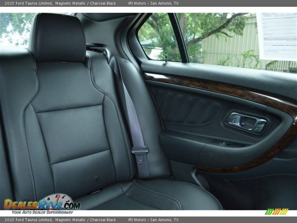 2015 Ford Taurus Limited Magnetic Metallic / Charcoal Black Photo #19