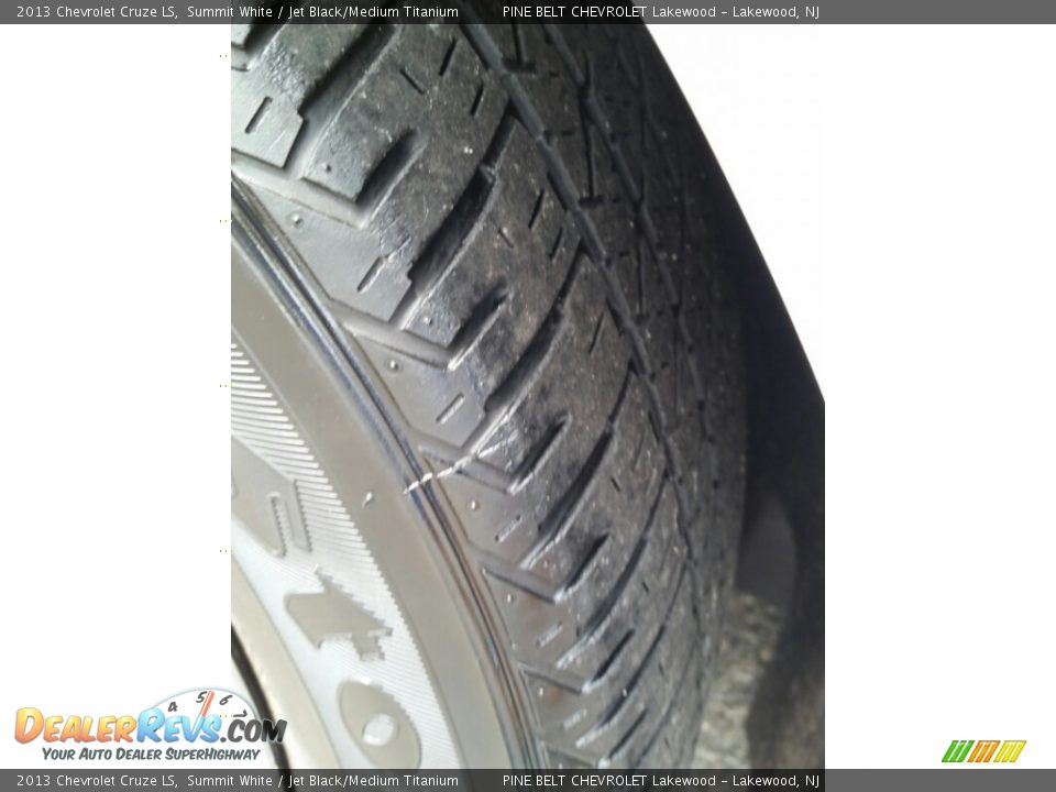 2013 Chevrolet Cruze LS Summit White / Jet Black/Medium Titanium Photo #19