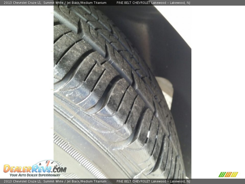 2013 Chevrolet Cruze LS Summit White / Jet Black/Medium Titanium Photo #20