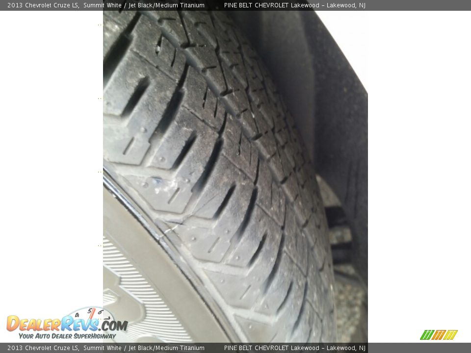 2013 Chevrolet Cruze LS Summit White / Jet Black/Medium Titanium Photo #22