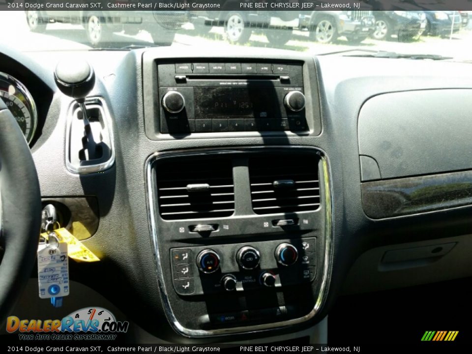 2014 Dodge Grand Caravan SXT Cashmere Pearl / Black/Light Graystone Photo #16