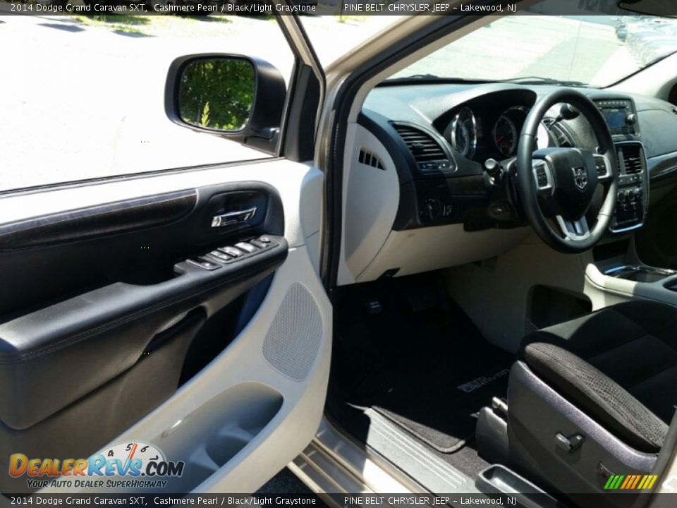 2014 Dodge Grand Caravan SXT Cashmere Pearl / Black/Light Graystone Photo #18