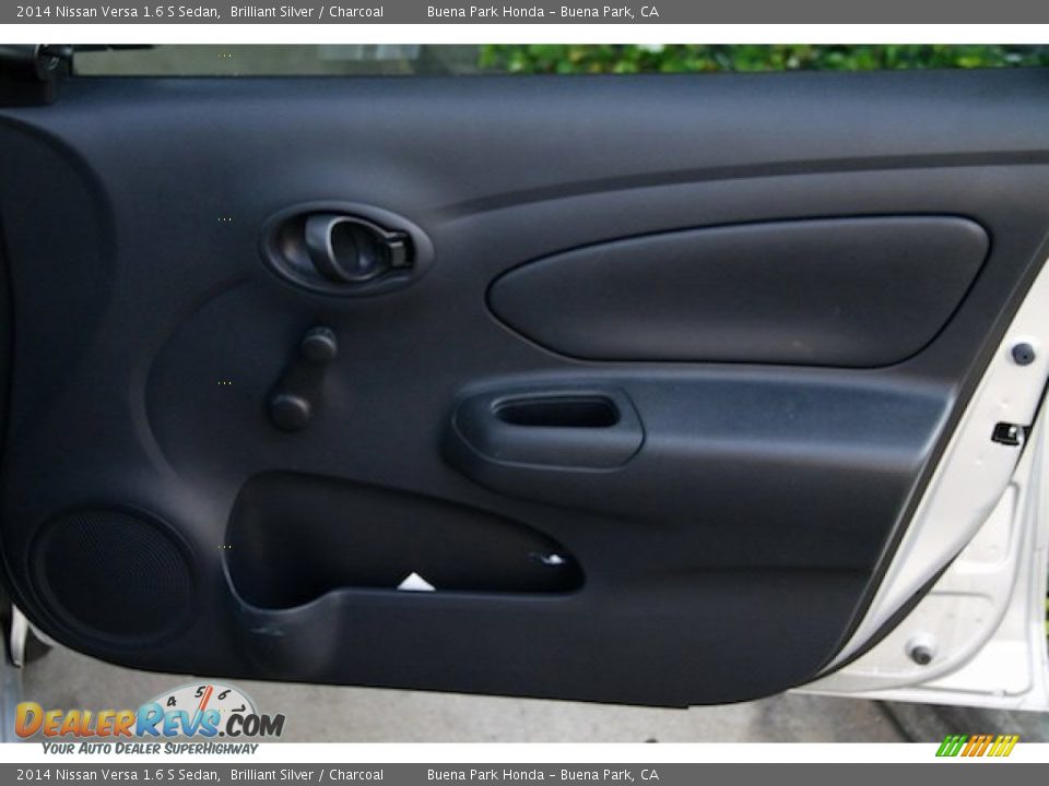 2014 Nissan Versa 1.6 S Sedan Brilliant Silver / Charcoal Photo #24