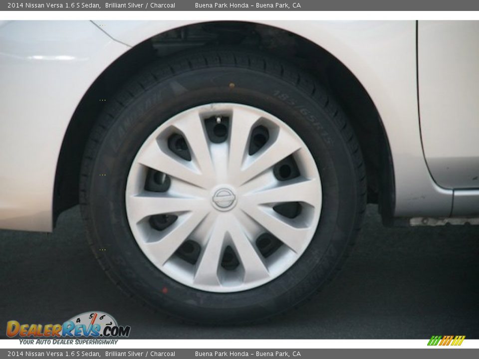 2014 Nissan Versa 1.6 S Sedan Brilliant Silver / Charcoal Photo #26
