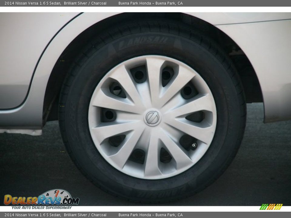 2014 Nissan Versa 1.6 S Sedan Brilliant Silver / Charcoal Photo #27