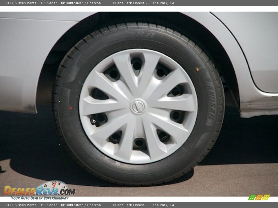 2014 Nissan Versa 1.6 S Sedan Brilliant Silver / Charcoal Photo #28