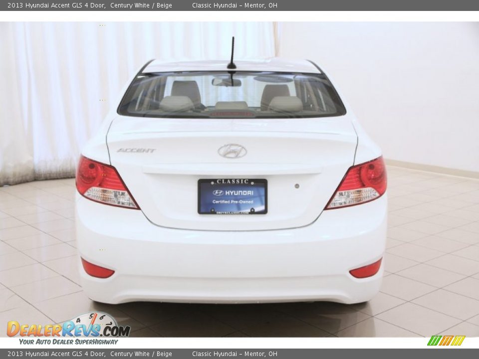 2013 Hyundai Accent GLS 4 Door Century White / Beige Photo #13