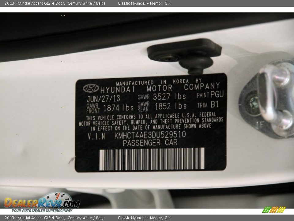 2013 Hyundai Accent GLS 4 Door Century White / Beige Photo #15