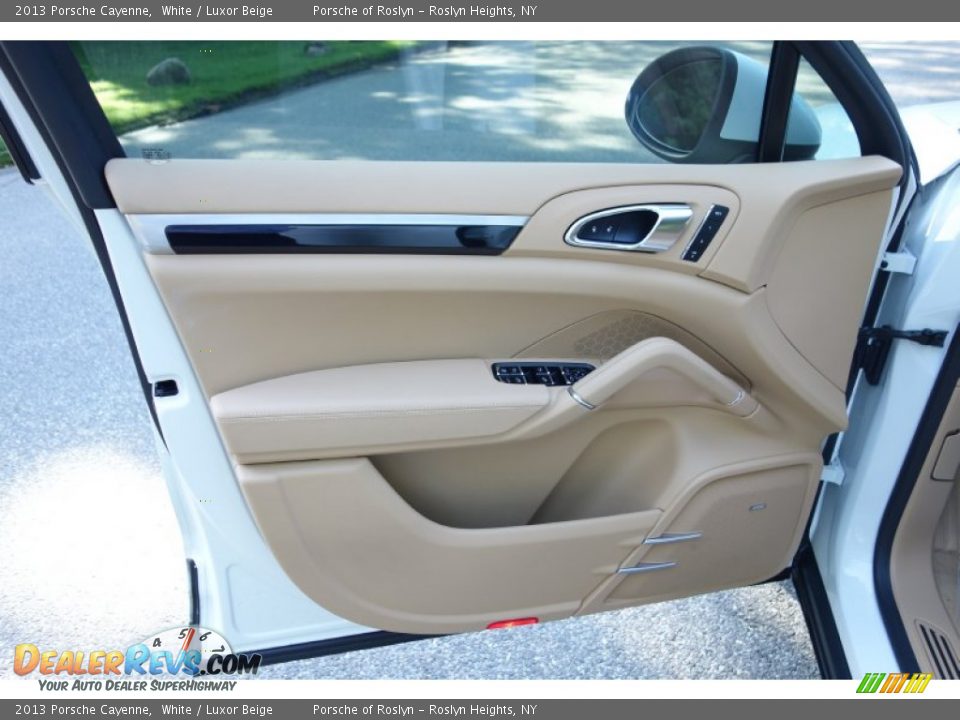 2013 Porsche Cayenne White / Luxor Beige Photo #11