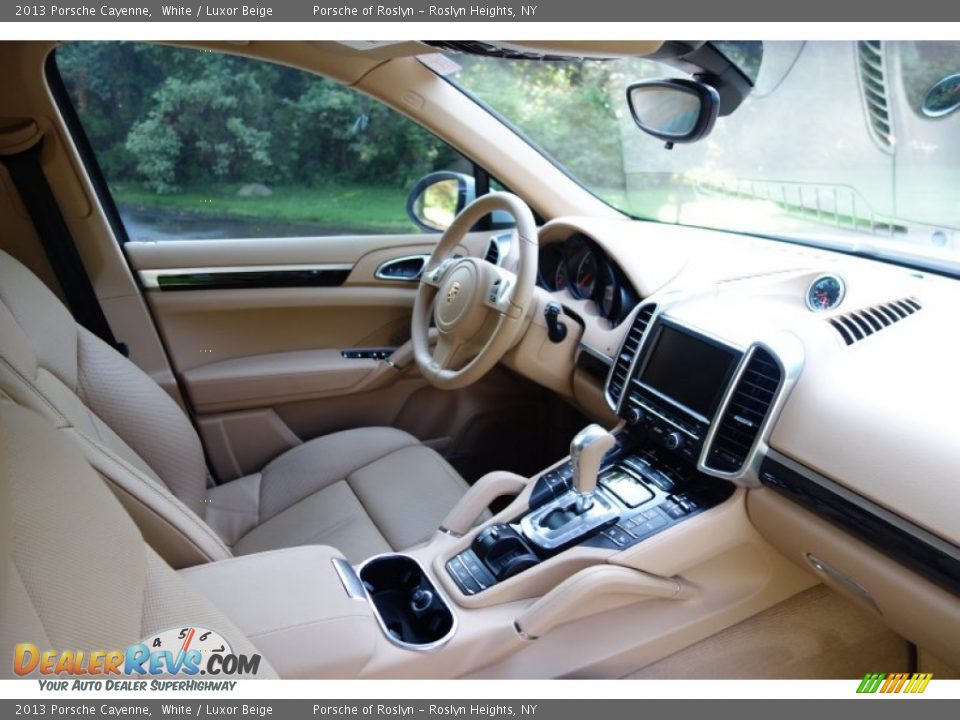 2013 Porsche Cayenne White / Luxor Beige Photo #17