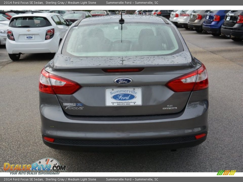 2014 Ford Focus SE Sedan Sterling Gray / Medium Light Stone Photo #6