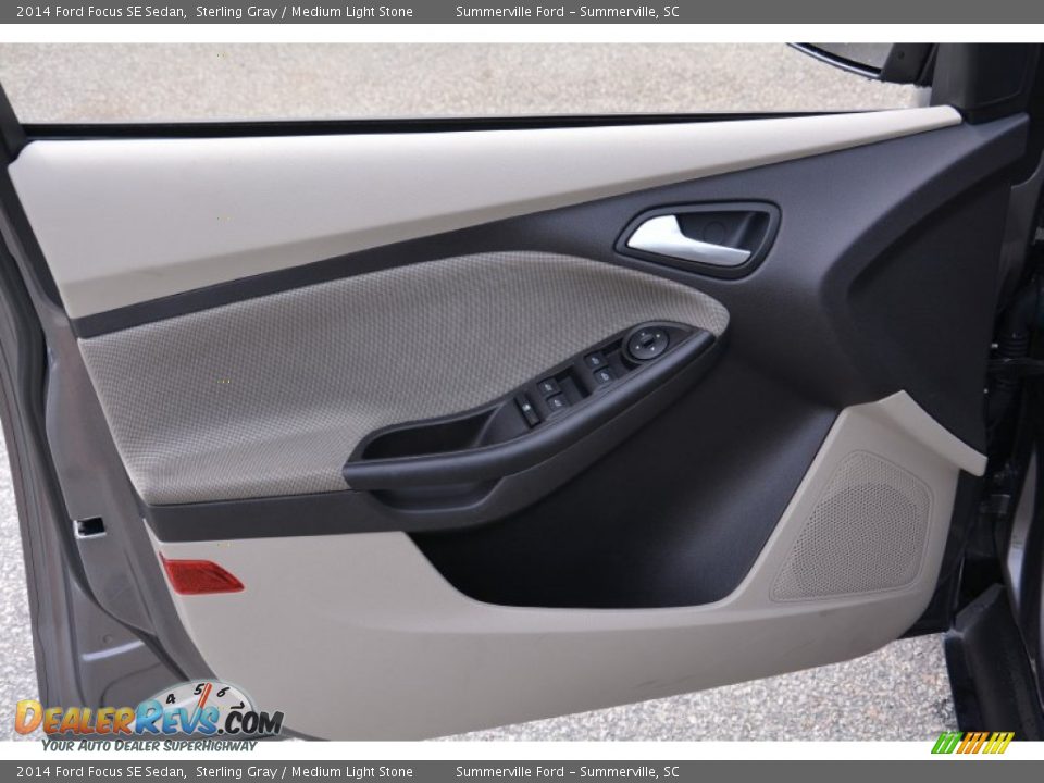 2014 Ford Focus SE Sedan Sterling Gray / Medium Light Stone Photo #14