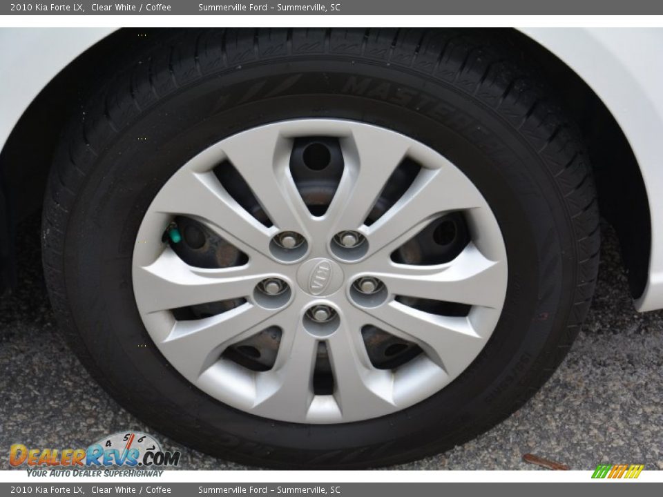 2010 Kia Forte LX Clear White / Coffee Photo #17